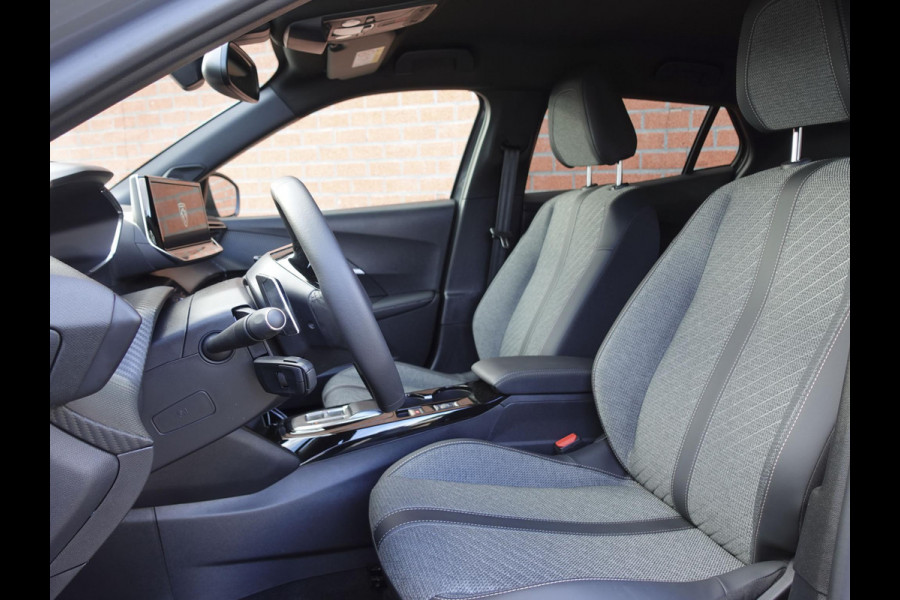 Peugeot 2008 1.2 PureTech 130pk Automaat Allure | Navigatie | Apple Carplay/Android Auto | 360 camera | Parkeersensoren | Blind Spot Assist | Adaptive Cruise Control | Stoelverwarming | Getinte ramen | Climate Control