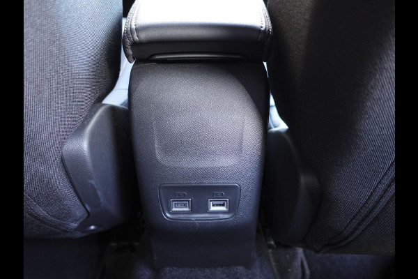 Peugeot 2008 1.2 PureTech 130pk Automaat Allure | Navigatie | Apple Carplay/Android Auto | 360 camera | Parkeersensoren | Blind Spot Assist | Adaptive Cruise Control | Stoelverwarming | Getinte ramen | Climate Control