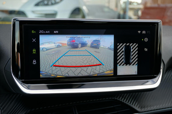 Peugeot 208 Hybrid 100 e-DCS6 Allure + CAMERA / KEYLESS / CARPLAY