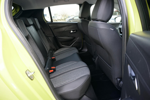 Peugeot 208 Hybrid 100 e-DCS6 Allure + CAMERA / KEYLESS / CARPLAY