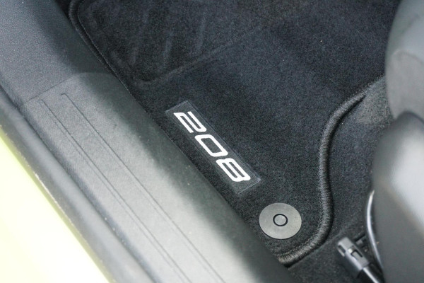 Peugeot 208 Hybrid 100 e-DCS6 Allure + CAMERA / KEYLESS / CARPLAY