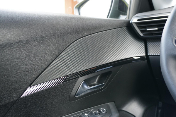 Peugeot 208 Hybrid 100 e-DCS6 Allure + CAMERA / KEYLESS / CARPLAY