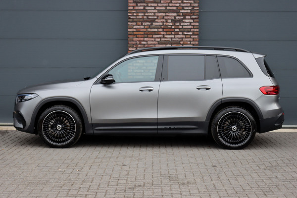 Mercedes-Benz EQB 350 4MATIC AMG Line 71 kWh | 40.500,- Netto | Distronic | Memory | HUD | Verwarmd Stuurwiel | Trekhaak | Burmester | Panoramadak | Keyless Go | Surround Camera |  Vario-Achterbank |