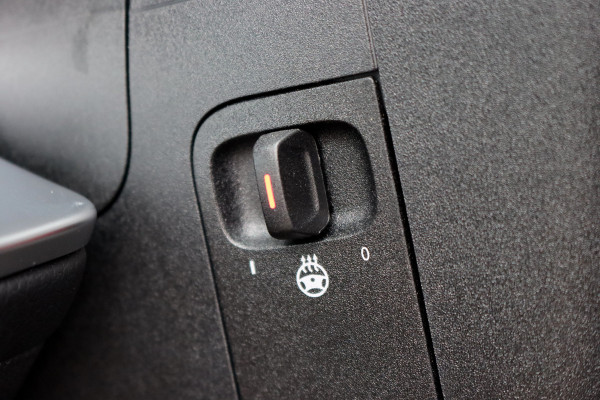 Mercedes-Benz EQB 350 4MATIC AMG Line 71 kWh | 40.500,- Netto | Distronic | Memory | HUD | Verwarmd Stuurwiel | Trekhaak | Burmester | Panoramadak | Keyless Go | Surround Camera |  Vario-Achterbank |