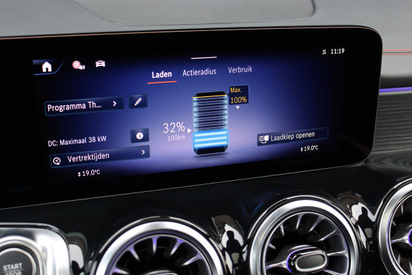 Mercedes-Benz EQB 350 4MATIC AMG Line 71 kWh | 40.500,- Netto | Distronic | Memory | HUD | Verwarmd Stuurwiel | Trekhaak | Burmester | Panoramadak | Keyless Go | Surround Camera |  Vario-Achterbank |