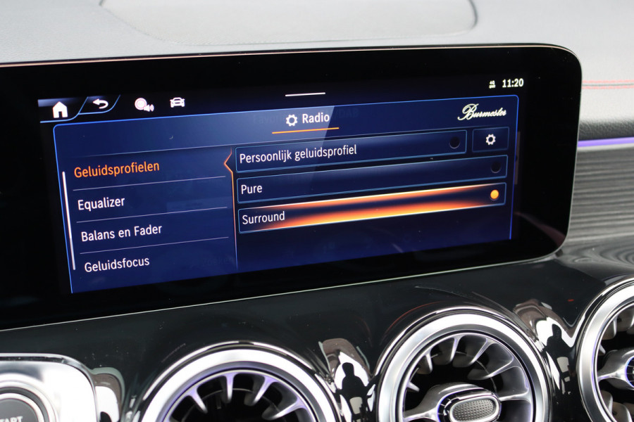 Mercedes-Benz EQB 350 4MATIC AMG Line 71 kWh | 40.500,- Netto | Distronic | Memory | HUD | Verwarmd Stuurwiel | Trekhaak | Burmester | Panoramadak | Keyless Go | Surround Camera |  Vario-Achterbank |