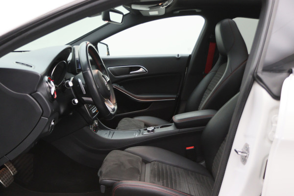 Mercedes-Benz CLA-Klasse Shooting Brake 250 Sport 4MATIC Prestige AMG Panoramadak, Memory, H&K, Apple Carplay, Camera, 18"