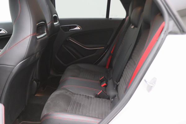 Mercedes-Benz CLA-Klasse Shooting Brake 250 Sport 4MATIC Prestige AMG Panoramadak, Memory, H&K, Apple Carplay, Camera, 18"