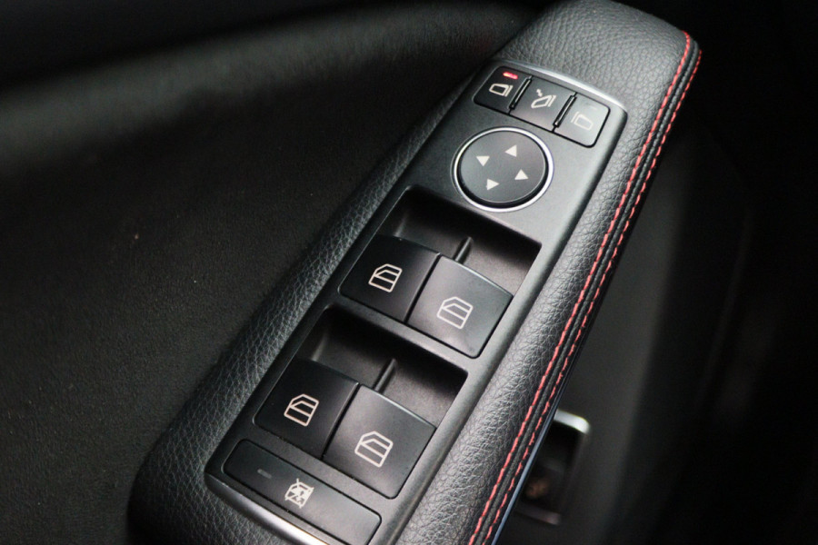 Mercedes-Benz CLA-Klasse Shooting Brake 250 Sport 4MATIC Prestige AMG Panoramadak, Memory, H&K, Apple Carplay, Camera, 18"