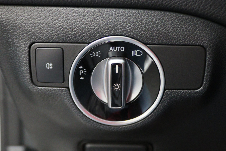 Mercedes-Benz CLA-Klasse Shooting Brake 250 Sport 4MATIC Prestige AMG Panoramadak, Memory, H&K, Apple Carplay, Camera, 18"