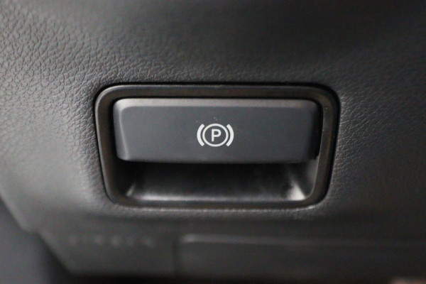 Mercedes-Benz CLA-Klasse Shooting Brake 250 Sport 4MATIC Prestige AMG Panoramadak, Memory, H&K, Apple Carplay, Camera, 18"