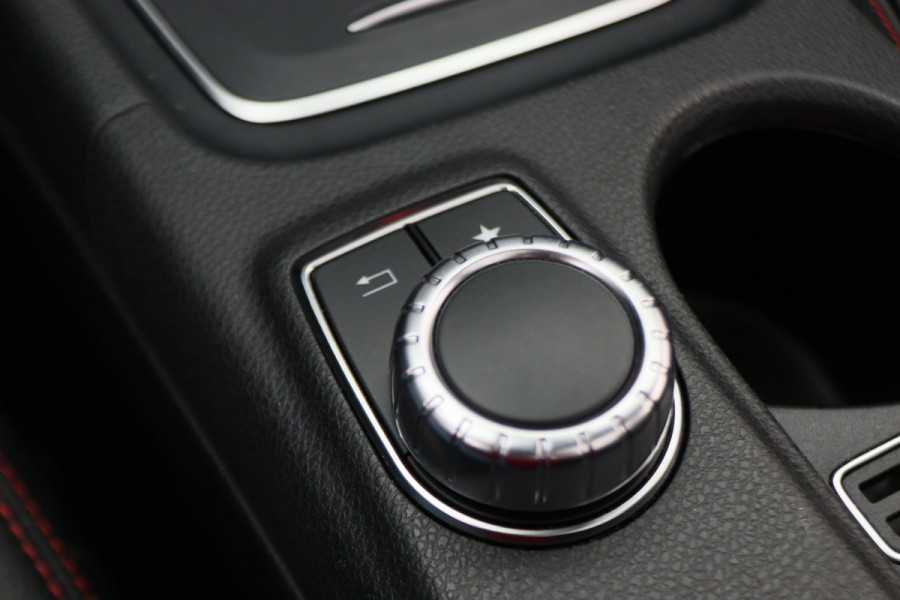 Mercedes-Benz CLA-Klasse Shooting Brake 250 Sport 4MATIC Prestige AMG Panoramadak, Memory, H&K, Apple Carplay, Camera, 18"