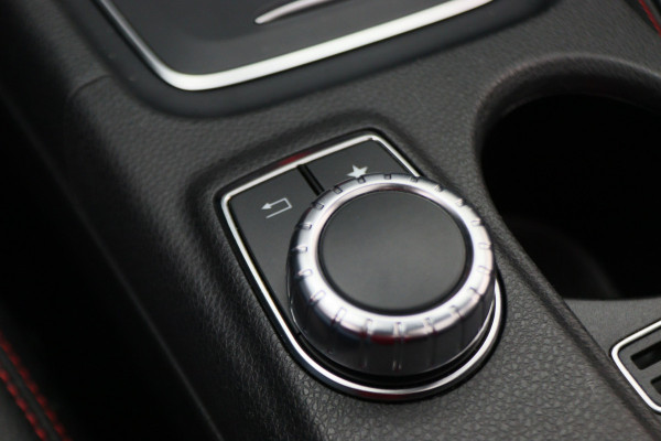 Mercedes-Benz CLA-Klasse Shooting Brake 250 Sport 4MATIC Prestige AMG Panoramadak, Memory, H&K, Apple Carplay, Camera, 18"