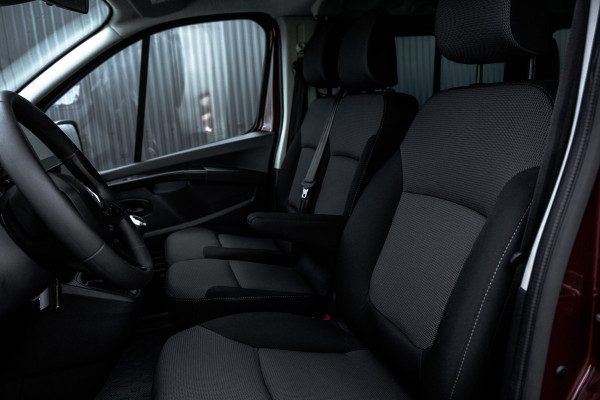 Renault Trafic Renault Trafic Blue dCi 150PK | L2H1 | 9-Zits | EX BTW/BPM | LED | Camera | Navi | Zijschuifdeur R+L | Cruise | Airco | PDC | Eu