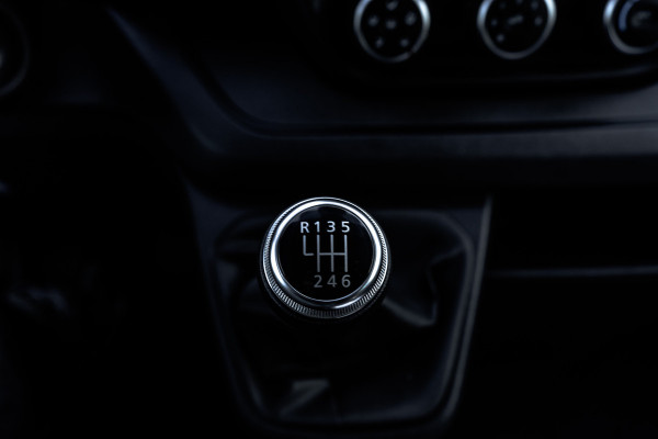 Renault Trafic Renault Trafic Blue dCi 150PK | L2H1 | 9-Zits | EX BTW/BPM | LED | Camera | Navi | Zijschuifdeur R+L | Cruise | Airco | PDC | Eu