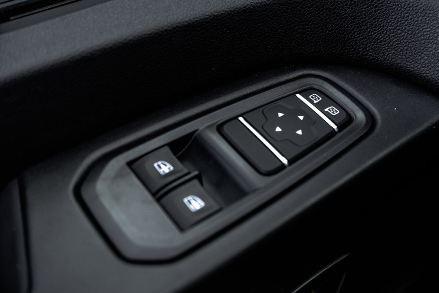 Renault Trafic Renault Trafic Blue dCi 150PK | L2H1 | 9-Zits | EX BTW/BPM | LED | Camera | Navi | Zijschuifdeur R+L | Cruise | Airco | PDC | Eu