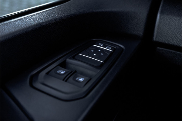 Renault Trafic Blue dCi 150PK | L2H1 | 9-Zits | LED | Canera | Navi | Zijschuifdeur R+L | Cruise | Airco | PDC | Euro 6