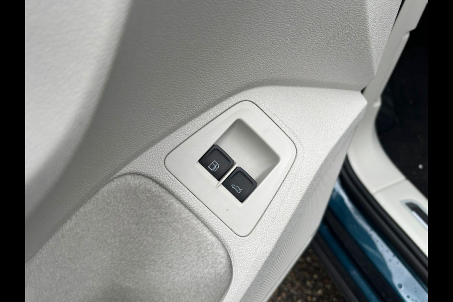 Volkswagen Tiguan 1.4 TSI eHybrid PHEV ELEK. ACHTERKLEP| STOEL MASSAGE| STOEL + STUURVERWARMING| PARKEERSENS. VOOR EN ACHTER| RIJKLAARPRIJS INCL. 12 MND BOVAG GARANTIE