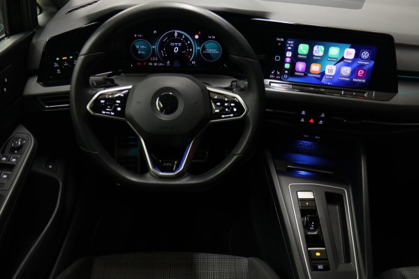 Volkswagen Golf 1.4 eHybrid GTE /PANO/IQLIGHT/CAM/CARPLAY/ACC/LANE ASSIST/VOL