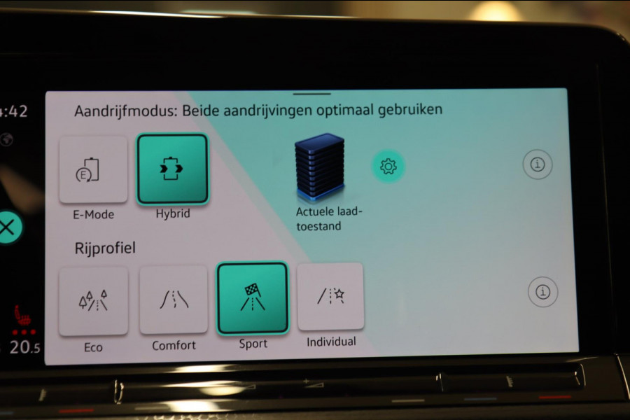 Volkswagen Golf 1.4 eHybrid GTE /PANO/IQLIGHT/CAM/CARPLAY/ACC/LANE ASSIST/VOL