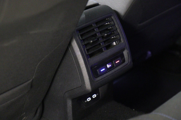 Volkswagen Golf 1.4 eHybrid GTE /PANO/IQLIGHT/CAM/CARPLAY/ACC/LANE ASSIST/VOL