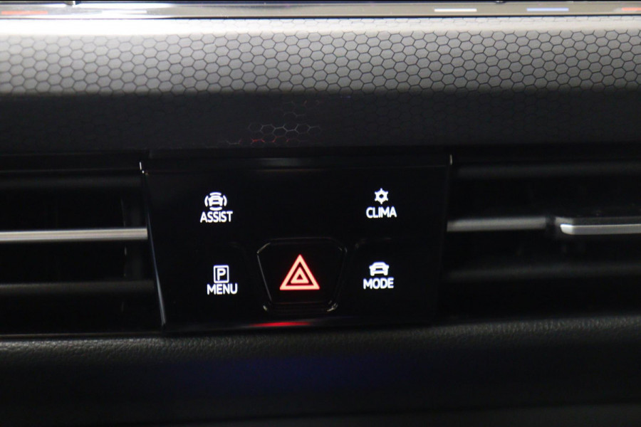 Volkswagen Golf 1.4 eHybrid GTE /PANO/IQLIGHT/CAM/CARPLAY/ACC/LANE ASSIST/VOL