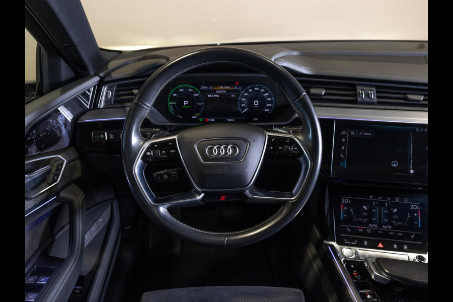Audi e-tron 55 quattro S edition 95 kWh / 408pk / SOH 89% / Panoramadak / Trekhaak / B&O /