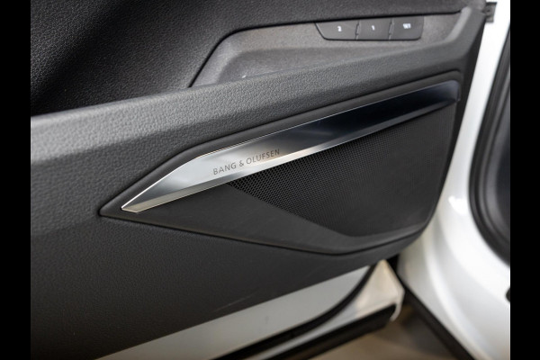 Audi e-tron 55 quattro S edition 95 kWh / 408pk / SOH 89% / Panoramadak / Trekhaak / B&O /