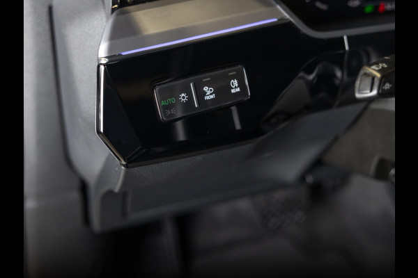 Audi e-tron 55 quattro S edition 95 kWh / 408pk / SOH 89% / Panoramadak / Trekhaak / B&O /