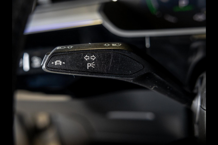 Audi e-tron 55 quattro S edition 95 kWh / 408pk / SOH 89% / Panoramadak / Trekhaak / B&O /