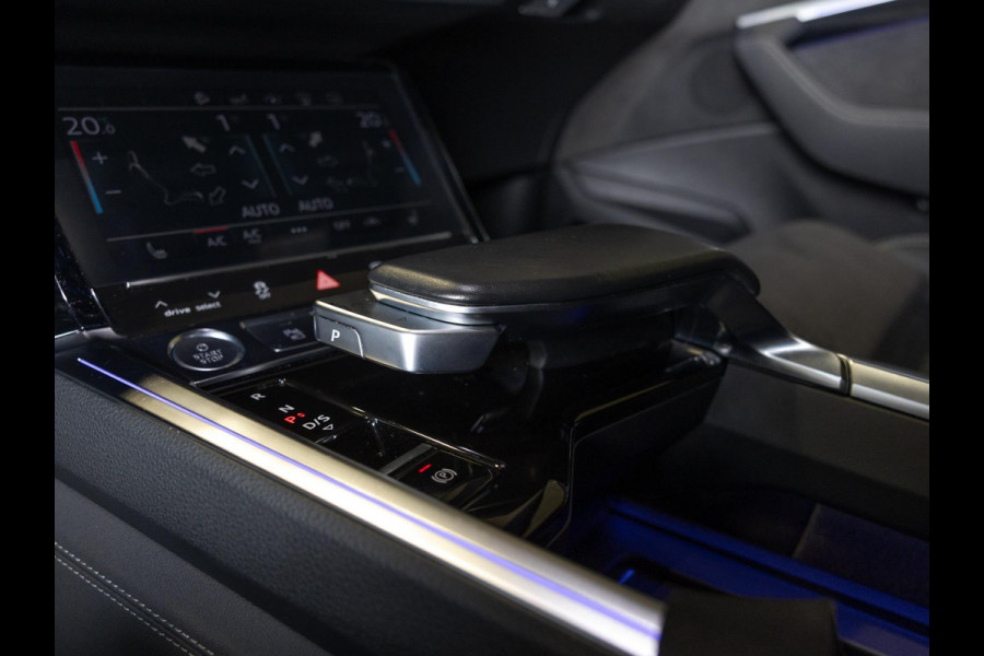 Audi e-tron 55 quattro S edition 95 kWh / 408pk / SOH 89% / Panoramadak / Trekhaak / B&O /