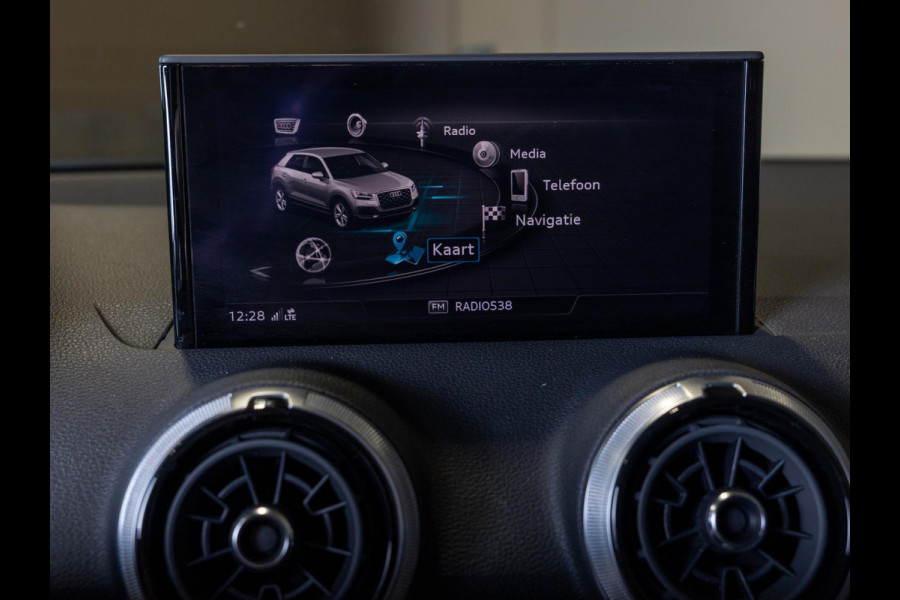 Audi Q2 35 TFSI S Edition / 150pk / Cruise / Trekhaak / Navigatie
