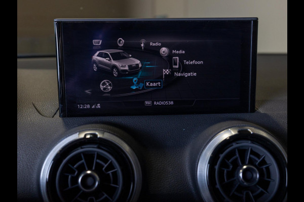 Audi Q2 35 TFSI S Edition / 150pk / Cruise / Trekhaak / Navigatie