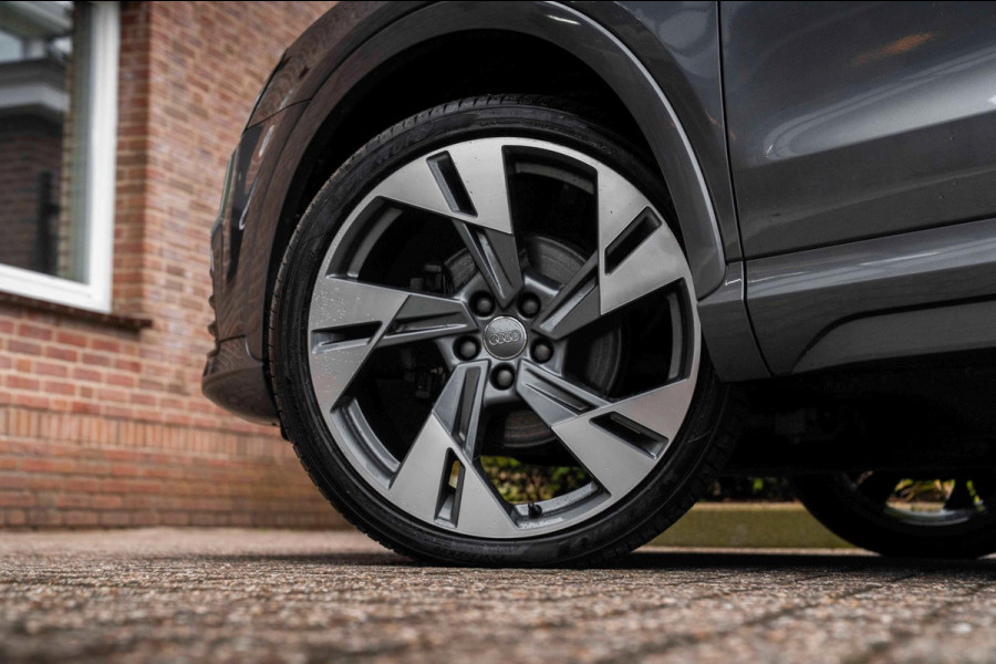 Audi Q3 2.0 TFSI Quattro Sport Line 180 PK Aut. Stoelverwarming Xenon Trekhaak Leder Cruise 20''