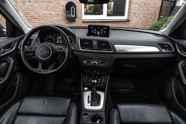 Audi Q3 2.0 TFSI Quattro Sport Line 180 PK Aut. Stoelverwarming Xenon Trekhaak Leder Cruise 20''