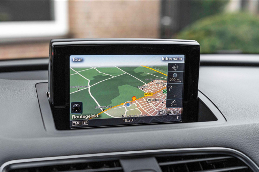 Audi Q3 2.0 TFSI Quattro Sport Line 180 PK Aut. Stoelverwarming Xenon Trekhaak Leder Cruise 20''