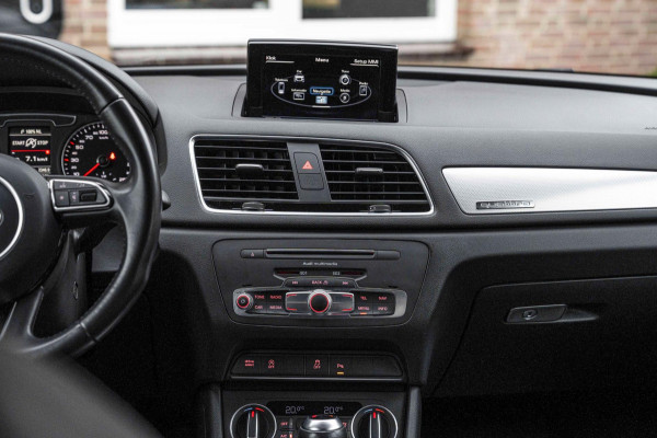Audi Q3 2.0 TFSI Quattro Sport Line 180 PK Aut. Stoelverwarming Xenon Trekhaak Leder Cruise 20''
