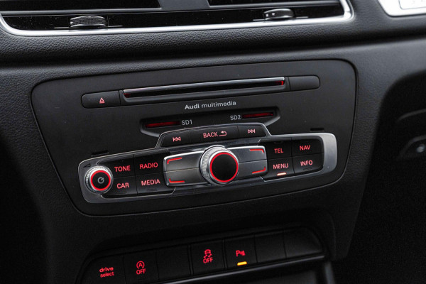 Audi Q3 2.0 TFSI Quattro Sport Line 180 PK Aut. Stoelverwarming Xenon Trekhaak Leder Cruise 20''