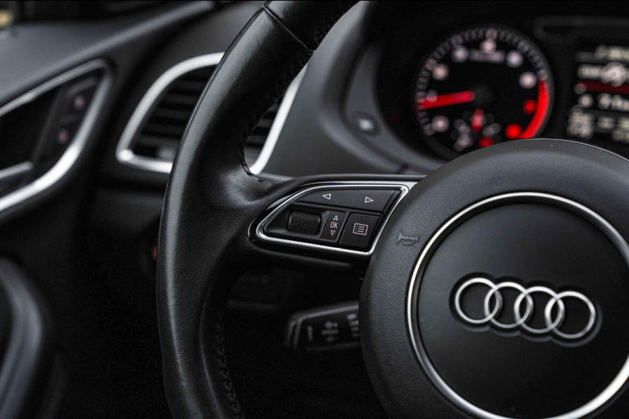 Audi Q3 2.0 TFSI Quattro Sport Line 180 PK Aut. Stoelverwarming Xenon Trekhaak Leder Cruise 20''
