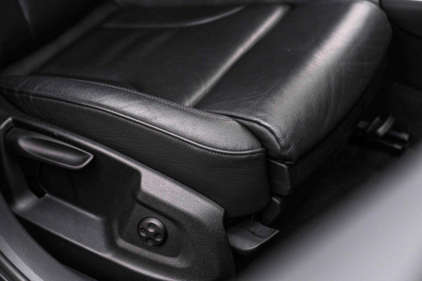 Audi Q3 2.0 TFSI Quattro Sport Line 180 PK Aut. Stoelverwarming Xenon Trekhaak Leder Cruise 20''