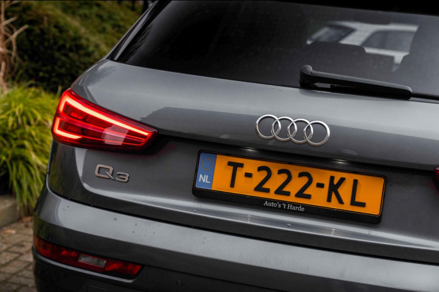 Audi Q3 2.0 TFSI Quattro Sport Line 180 PK Aut. Stoelverwarming Xenon Trekhaak Leder Cruise 20''