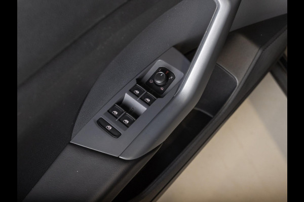 Volkswagen T-Cross 1.0 TSI R-Line / 115pk / Adaptieve cruise control / Automatische klimaatregeling /