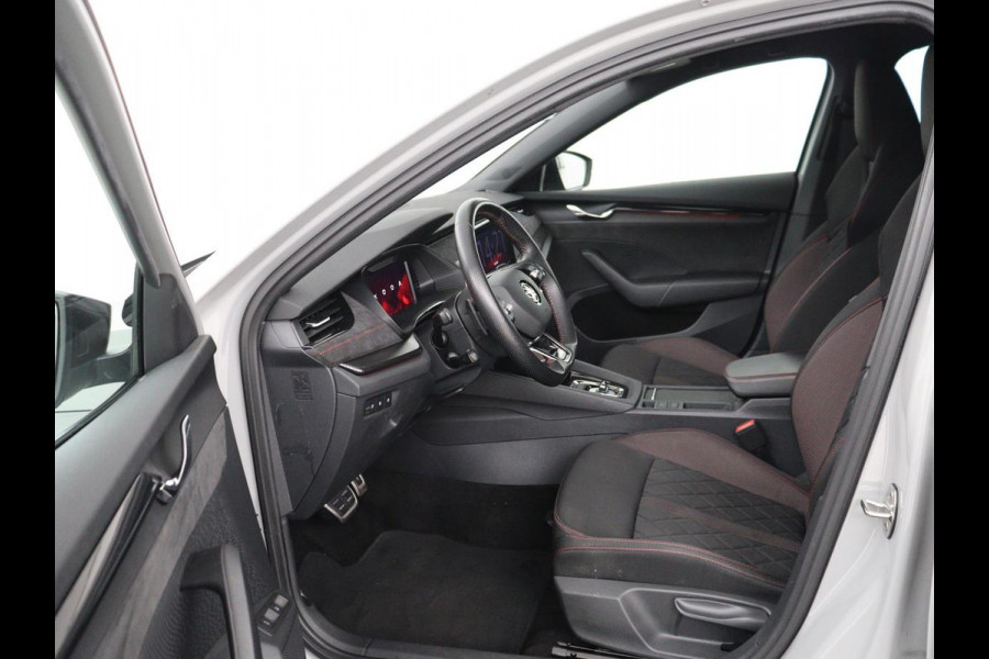 Škoda Octavia 1.4 TSI RS iV PHEV Business | Stoelverwarming | Adaptive cruise | Side Assist | Camera | Alcantara | Matrix LED | Carplay | Sfeerverlichting | Navigatie |