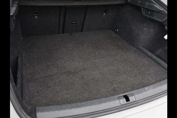 Škoda Octavia 1.4 TSI RS iV PHEV Business | Stoelverwarming | Adaptive cruise | Side Assist | Camera | Alcantara | Matrix LED | Carplay | Sfeerverlichting | Navigatie |