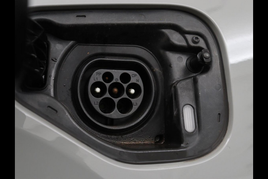 Škoda Octavia 1.4 TSI RS iV PHEV Business | Stoelverwarming | Adaptive cruise | Side Assist | Camera | Alcantara | Matrix LED | Carplay | Sfeerverlichting | Navigatie |