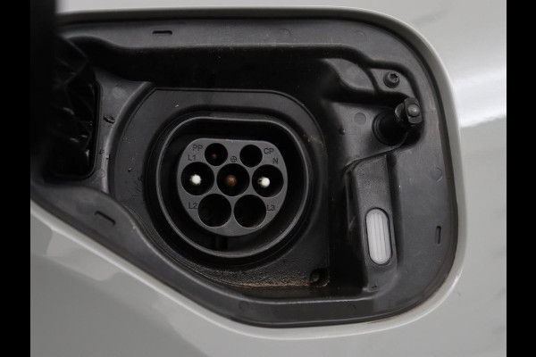 Škoda Octavia 1.4 TSI RS iV PHEV Business | Stoelverwarming | Adaptive cruise | Side Assist | Camera | Alcantara | Matrix LED | Carplay | Sfeerverlichting | Navigatie |