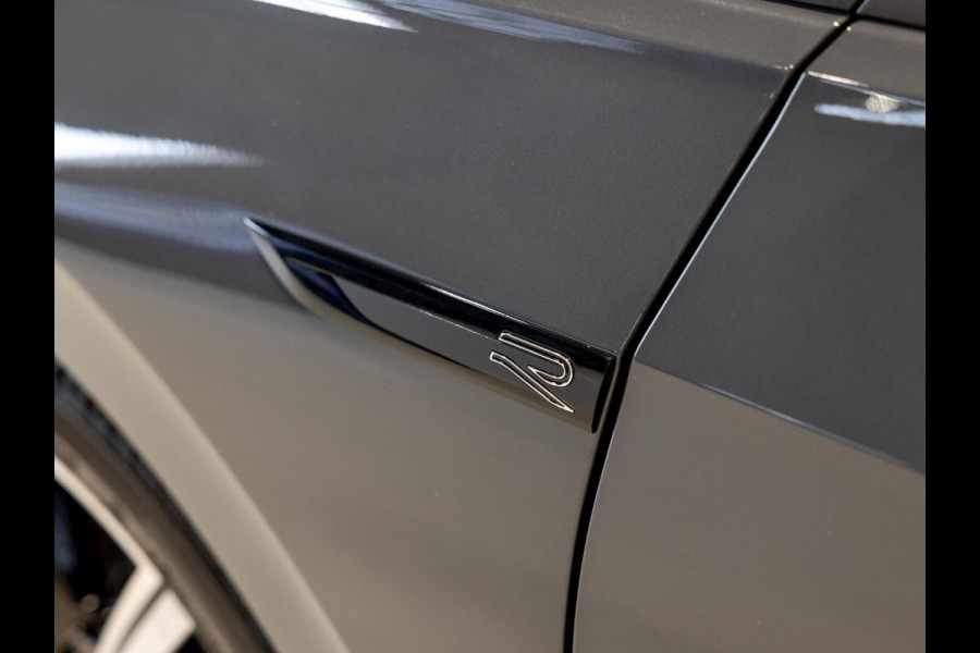 Volkswagen Golf 1.5 eTSI R-Line / 150pk / Panorama dak / Harman Kardon / Stoel en stuurverwarming /