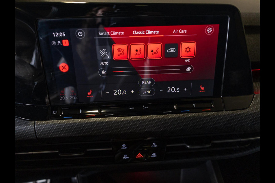 Volkswagen Golf 1.5 eTSI R-Line / 150pk / Panorama dak / Harman Kardon / Stoel en stuurverwarming /