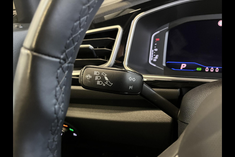 Volkswagen T-Roc 1.5 TSI 150pk DSG R-Line | Camera | Navigatie /Apple Carplay/Android Auto | Climate Control | Electrische kofferbak | Led | Dab | Adaptive Cruise Control