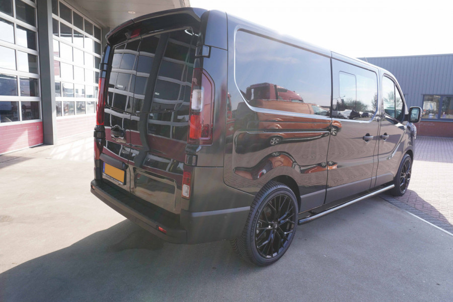 Renault Trafic 2.0 Bleu dCi 170PK L2H1 Red Edition DubbelCabine Automaat 20"LM velgen Nr. V072 |  Climate | Navi | Camera | Schuifdeur L/R | Black out pakket